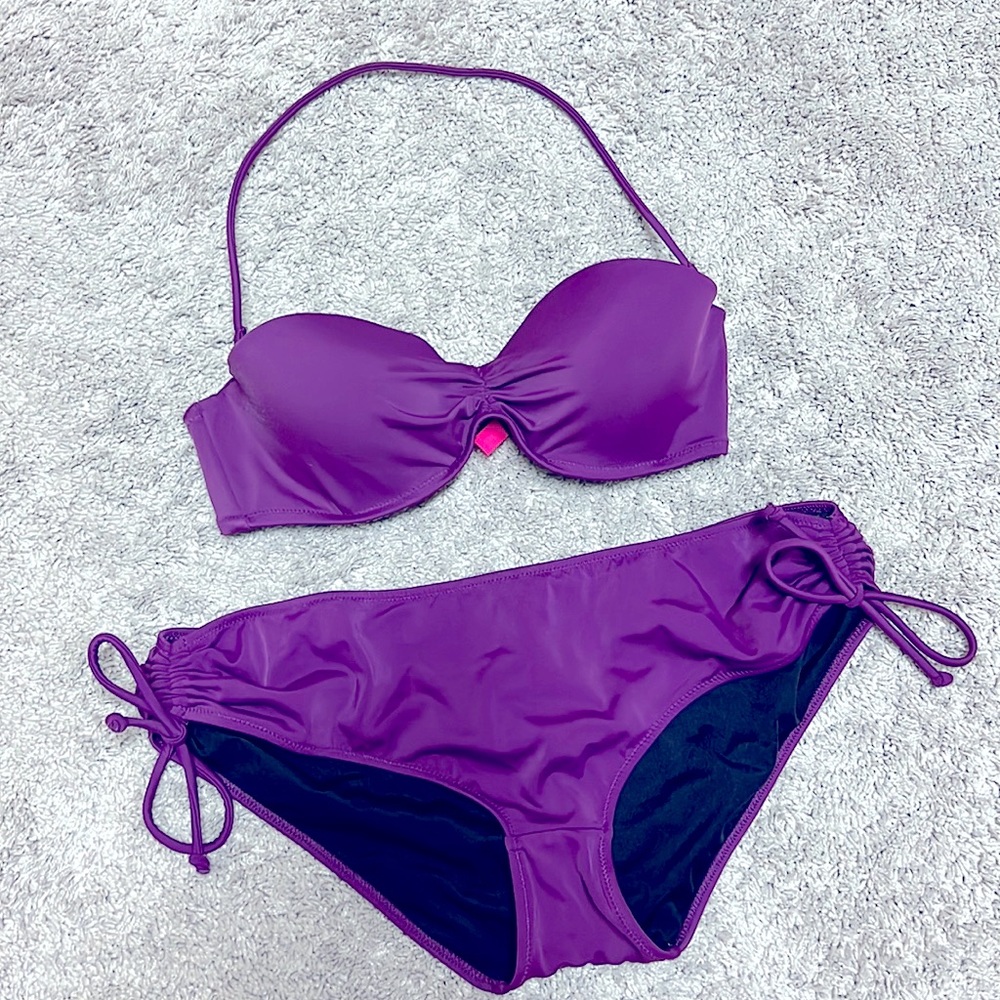 Victoria’s Secret Bikini 36 B top M bottom